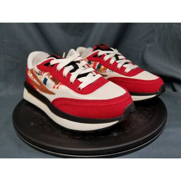 Fila Kids Renno Sneakers Red White Black Gum Size 2.5 NEW IN BOX! - Picture 10 of 11